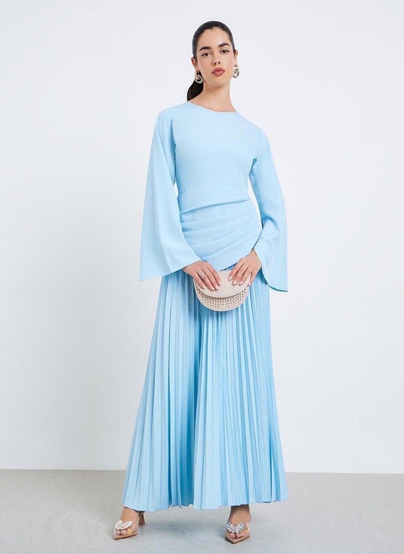 ستايلي فستان ماكسي بأناقة احتفالية وعملية ثنيات عند الحاشية - Image 1